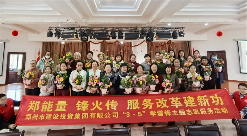 爱游戏官方网站-爱游戏(中国)
开展“指尖绽芳华 花香悦巾帼”插花活动